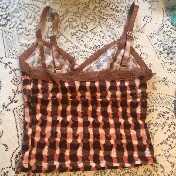 Cute cami with adjuststraps - Picture 2 of 3